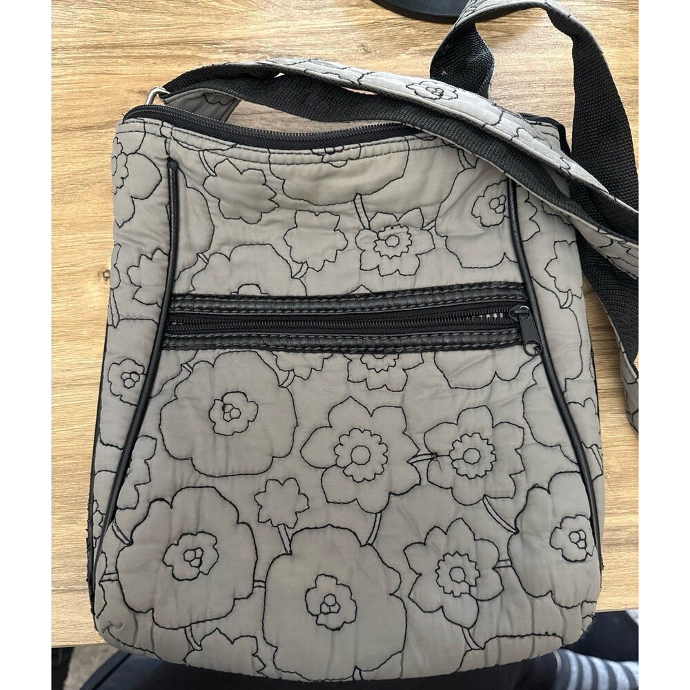 Thirty One quilted cross body grey
